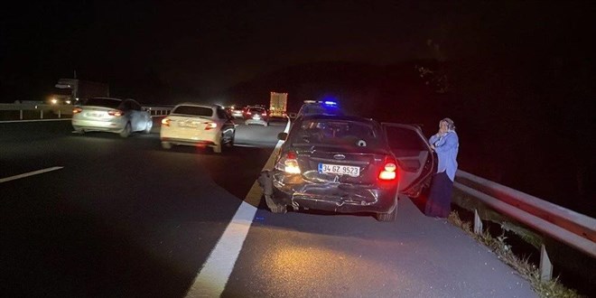 Anadolu Otoyolu'ndaki zincirleme kaza: 10 kilometre ara kuyruu olutu