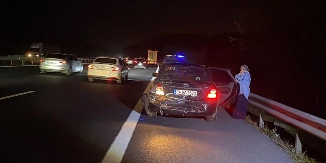 Anadolu Otoyolu'ndaki zincirleme kaza: 10 kilometre araç kuyruğu oluştu
