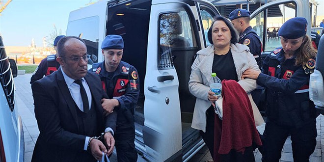 Cinayetten tutuklu sevgililer, ilk duruşmada suçu birbirlerinin üzerine attı