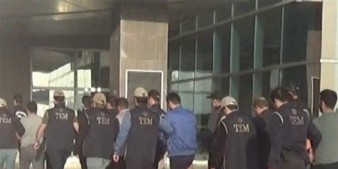 Manisa'da FETÖ'nün mahrem yapılanmasına operasyon: 15 gözaltı