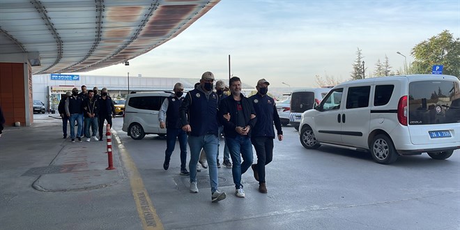 Eskişehir'de yakalanan 4 FETÖ şüphelisine adli kontrol