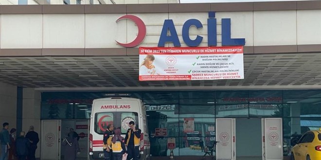 Düzce'de otomobilden sızan gazdan zehirlenen aile hastaneye kaldırıldı