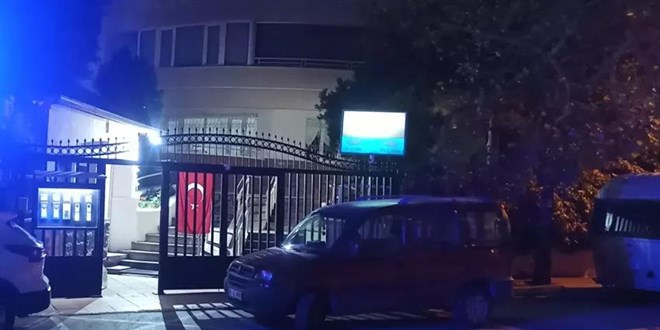 Eve giren kadın iki oğlunun cesedini buldu