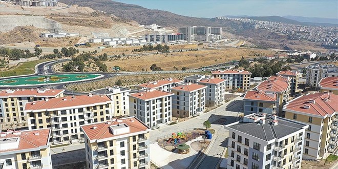 İzmir depreminin ardından depremzedelere 3 bin 887 konut teslim edildi