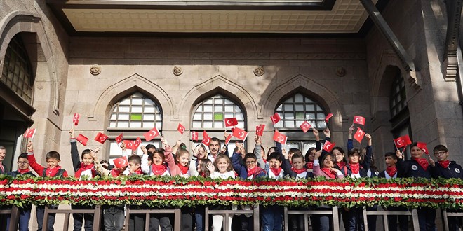 Milli Eğitim Bakanı Tekin'den okulların 1 günlüğüne tatil edilmesine ilişkin açıklama