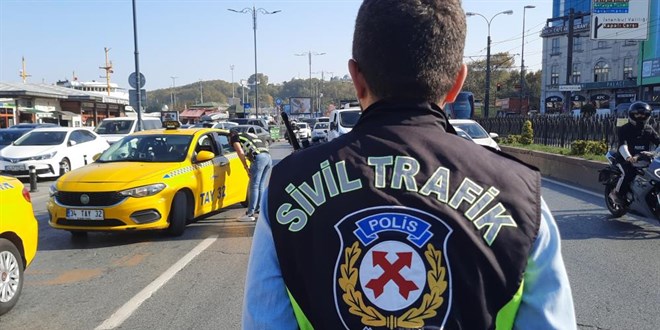 Polis durdurmayınca taksici kendisi durdu, 'Bilerek durdum, devletimi seviyorum' dedi