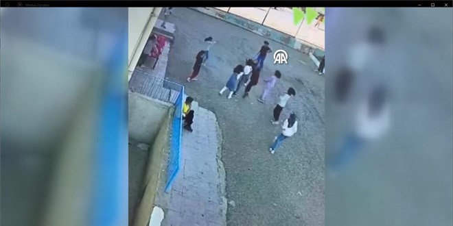 Adıyaman'da nefes borusuna poğaça parçası kaçan öğrenci, Heimlich manevrasıyla kurtarıldı