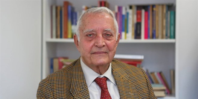 Anayasa hukukusu Prof. Dr. Ergun zbudun hayatn kaybetti