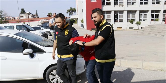 Doğum gününde pasta almak için telefon çaldı
