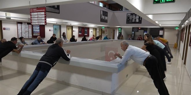 Valilik binasında mesai öncesi sabah sporu