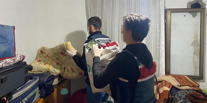 İzmir'de terör örgütü DEAŞ'a yönelik operasyonda 4 gözaltı