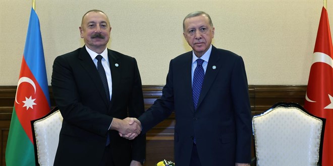 Cumhurbakan Erdoan Aliyev ile bir araya geldi