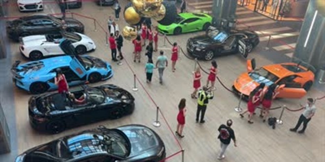Dünyanın en lüks otomobilleri İstanbul'da vitrine çıktı