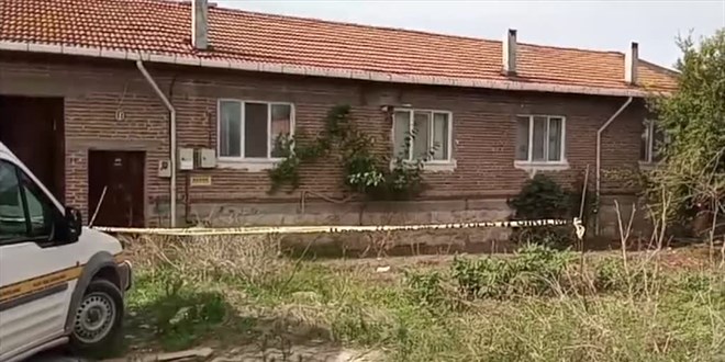 Bursa'da boşanma aşamasındaki karısı ile 2 oğlunu silahla öldüren kişi intihar etti