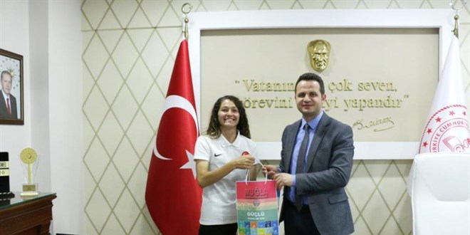 Muğla'da görev yapan öğretmen takımı ile birlikte dünya ikincisi oldu