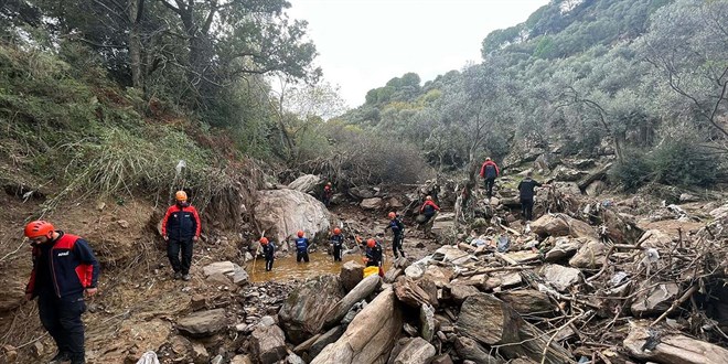 Aydın'da sel nedeniyle kaybolan kişiyi arama çalışmaları 3. gününde