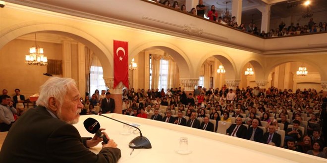 İlber Ortaylı'dan üniversitelere 'tarih öğretimi' eleştirisi