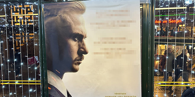 İsveç'te PKK/YPG yandaşlarından 'Atatürk' film afişleri üzerinden provokasyon
