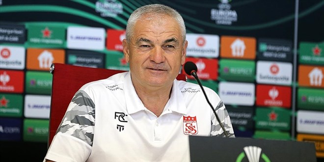 Beşiktaş'ta teknik direktörlük görevine Rıza Çalımbay getirildi