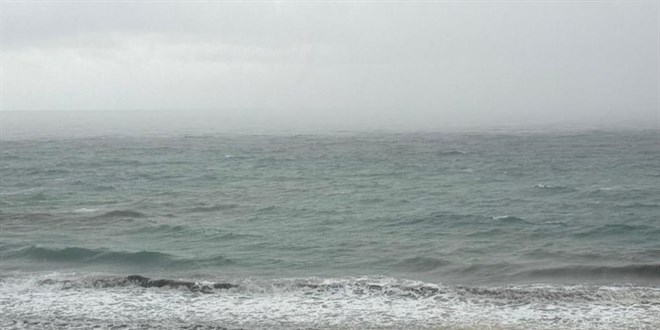 Çeşme'de batan lastik bottaki 5 düzensiz göçmen öldü: 2 gözaltı