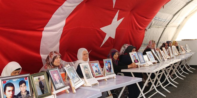 Diyarbakır anneleri evlat nöbetini kararlılıkla sürdürüyor