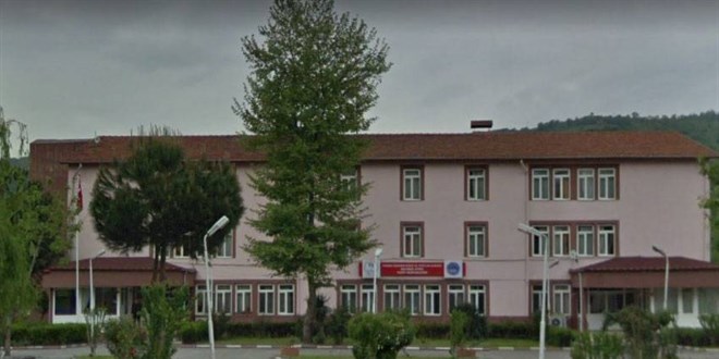 Erkek arkadaşı ile tartışan kız yurt balkonundan atladı