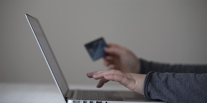 Online alışverişlerde sanal kart kullanın tavsiyesi