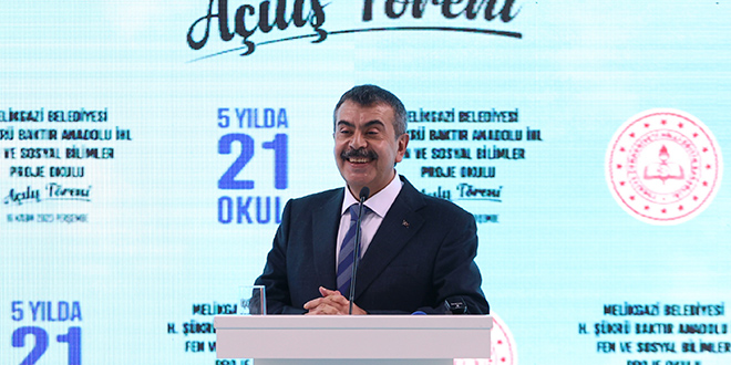 Bakan Tekin'den anne babalara 'eğitim sisteminin parçası olun' çağrısı