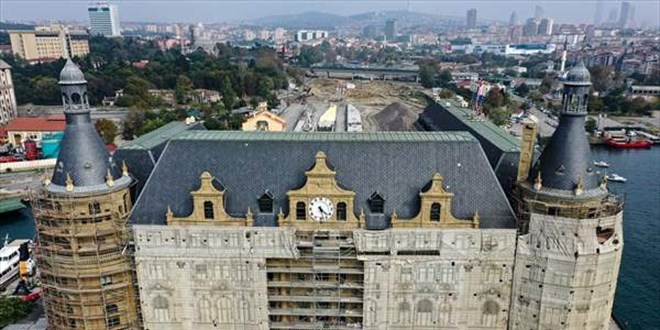 İstanbul'un sembollerinden tarihi Haydarpaşa Garı restorasyonla özgün haline kavuşuyor