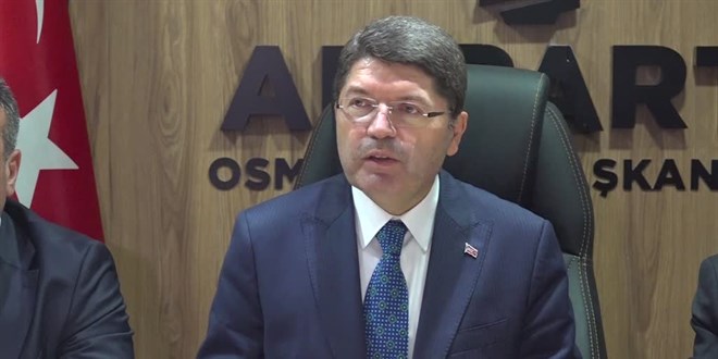 Bakan Tunç: Bütün dünyanın gözü önünde çocuklar katlediliyor