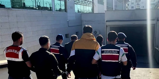 PKK/KCK propagandası yaptıkları iddiasıyla 4 zanlı tutuklandı