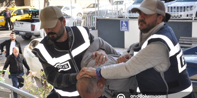 Manisa'da anne ile kızını öldüren zanlı tutuklandı