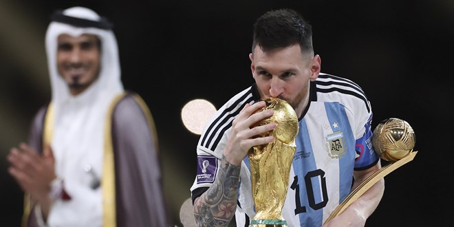 Messi'nin 2022 Dünya Kupası'nda giydiği formalar, müzayedeye çıkacak