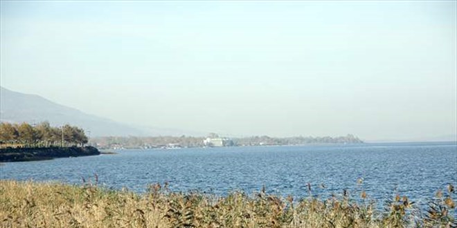 Sapanca Gölü'ndeki su seviyesi yağışların etkisiyle 3 günde 9 santimetre arttı