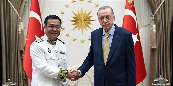 Büyükelçilerden Cumhurbaşkanı Erdoğan'a güven mektubu