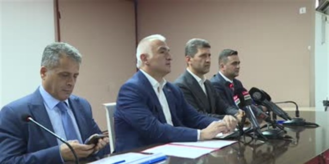 Kültür ve Turizm Bakanı Ersoy, Aksu'da muhtarlarla buluştu