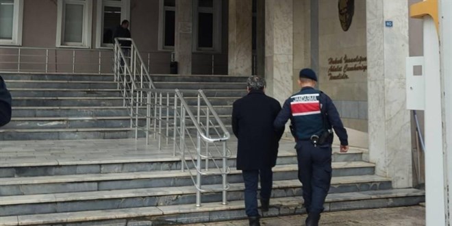 FETÖ'den aranan eski hakim yakalandı
