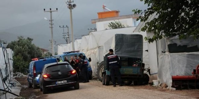 13 yanda ocuk av tfeiyle oynarken annesini vurdu