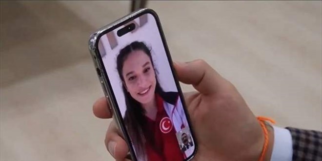 Vali, kick boksta dünya şampiyonu olan Erivan Barut ile telefonla görüştü