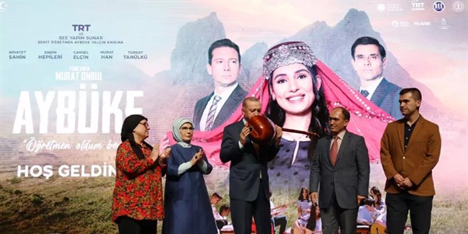 Sosyal medyadaki iddialar sonrasnda Mete Yarar paylat: ehit retmen Aybke Yaln'n filmi iin ar