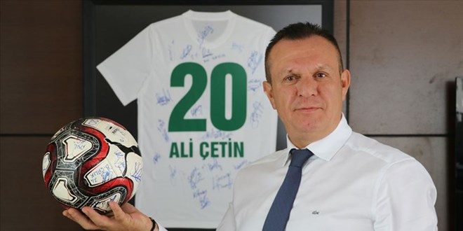 Bıçakla yaralanan eski Denizlispor başkanı Ali Çetin, hastaneye kaldırıldı