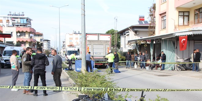 İki motosikletin çarpıştığı kazada 1 kişi öldü, 1 kişi yaralandı