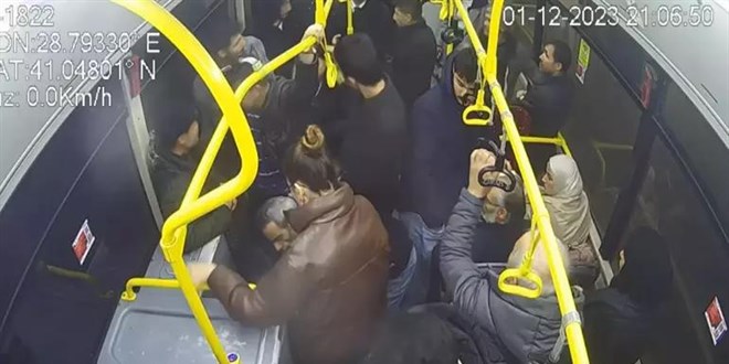 İETT otobüsünde uyuyan çocuğu ailesi otobüste unuttu