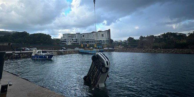 Alanya'da denize düşen otomobildeki 2 genç öldü