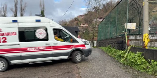 Heyelanda göçük altında kalan anne ve oğlunun cansız bedenine ulaşıldı