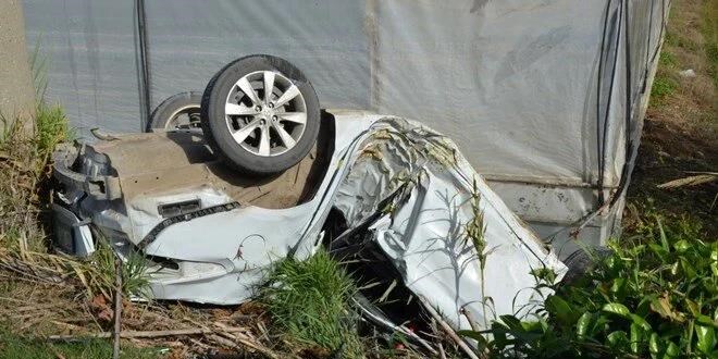 17 yaşındaki genç, babasının otomobiliyle yaptığı kazada öldü
