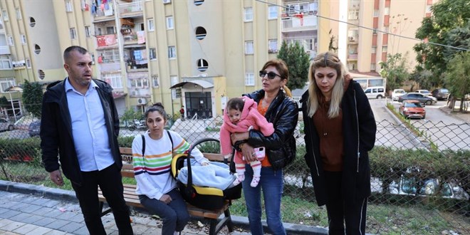 'Oğlum kenardan git' dedi, 5 yerinden bıçaklandı