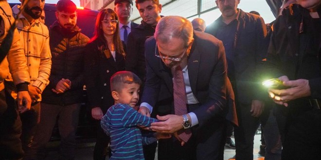 Doktor belediye başkanı, kaza geçiren çocuğa ilk müdahaleyi yaptı