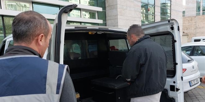 Babasının ve babaannesinin evini yaktı, polis merkezinde bilgisayara zarar verince tutuklandı
