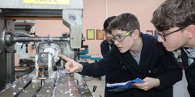 Kocaeli'deki meslek lisesi savunma sanayisine ara eleman yetitirecek